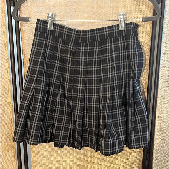 aerie Dresses & Skirts - Aerie Black and White Skater Mini Skirt